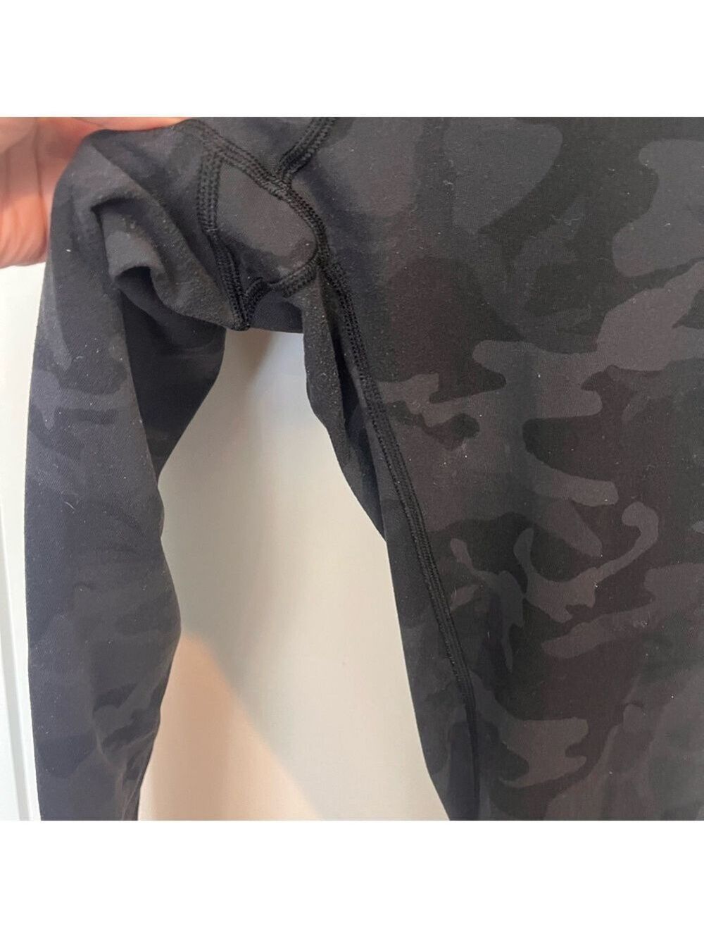 Lululemon Black Camouflage Leggings - Picture 4 of 5